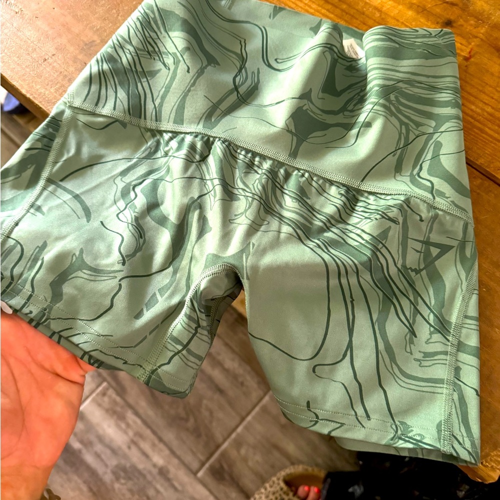 Green gym shark shorts - size S
